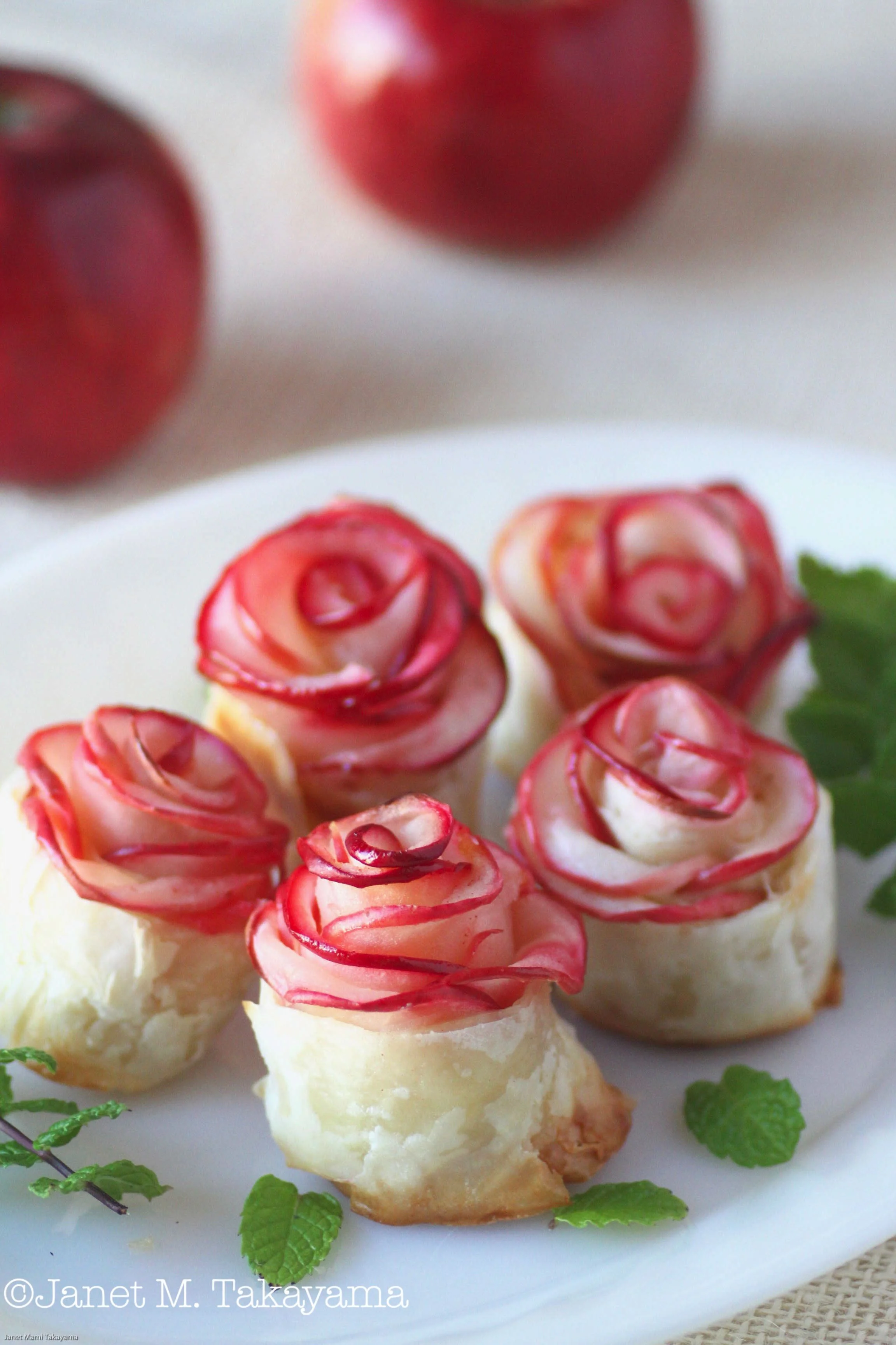 Mini Apple Rose Pies