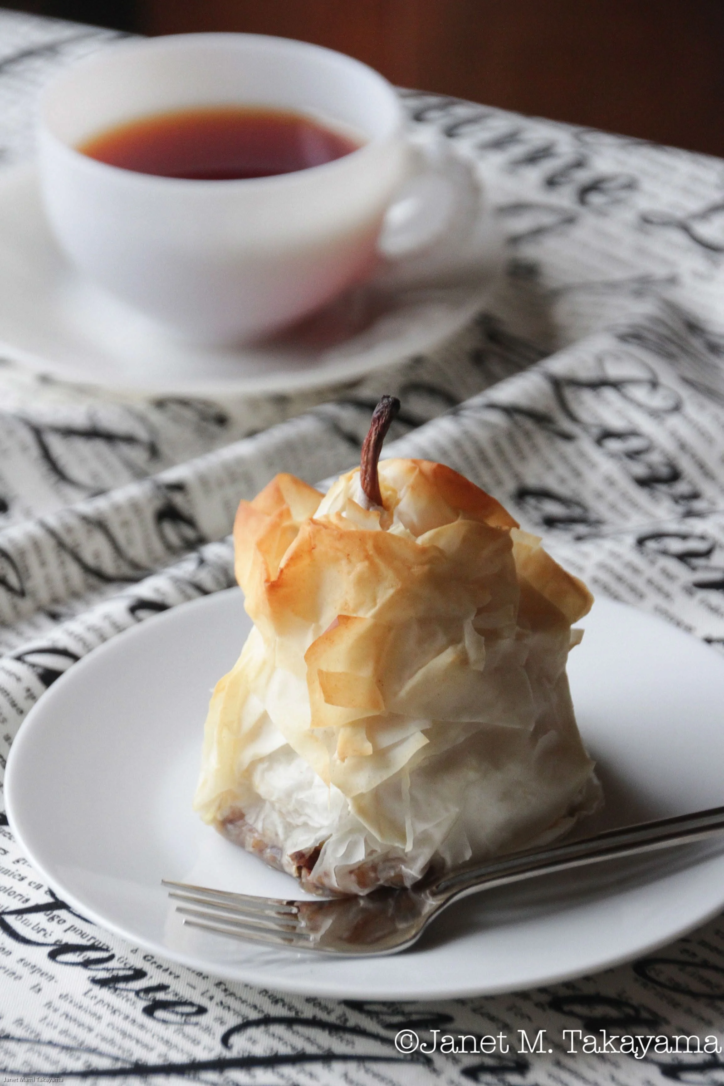 Baked Pears Filled with Chocolate and Almonds