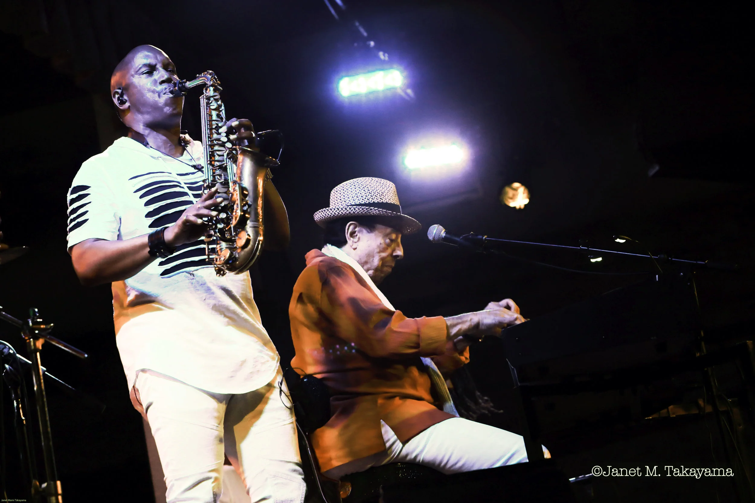 Scott Mayo & Sérgio Mendes