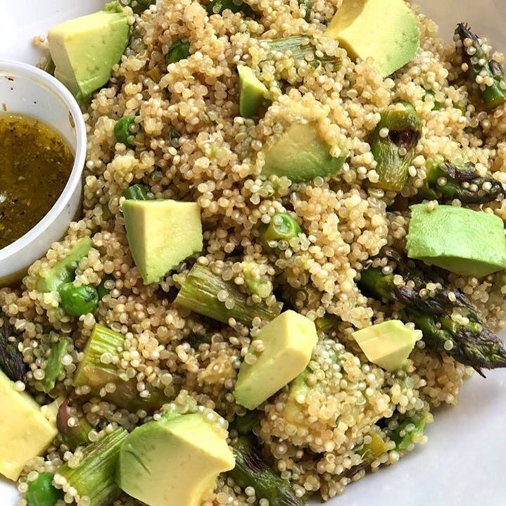 It doesn't look like it, but spring is definitely coming 🌞! Asparagus is bountiful and absolutely delicious. Check out this vegan quinoa dish we are making today: Quinoa with Grilled Asparagus and Avocado 🥑 Salad. It is dressed with delicious homem