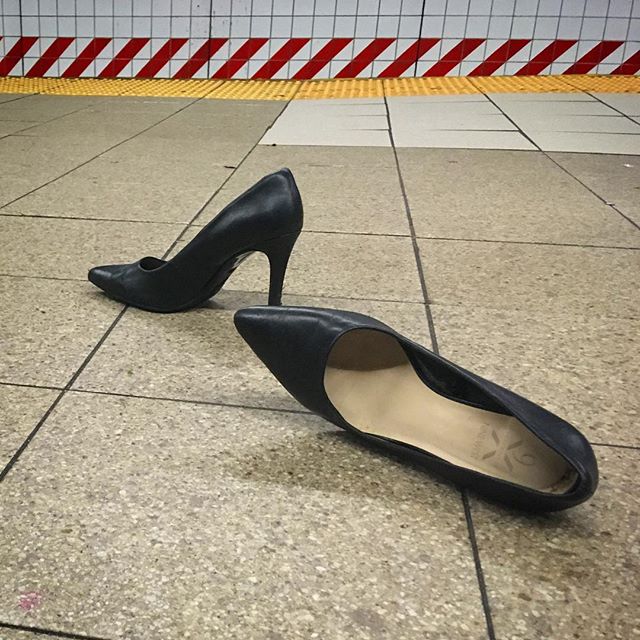 There&rsquo;s a story here. #foundinnyc #subwaytile #highheelshoes #lostandfound