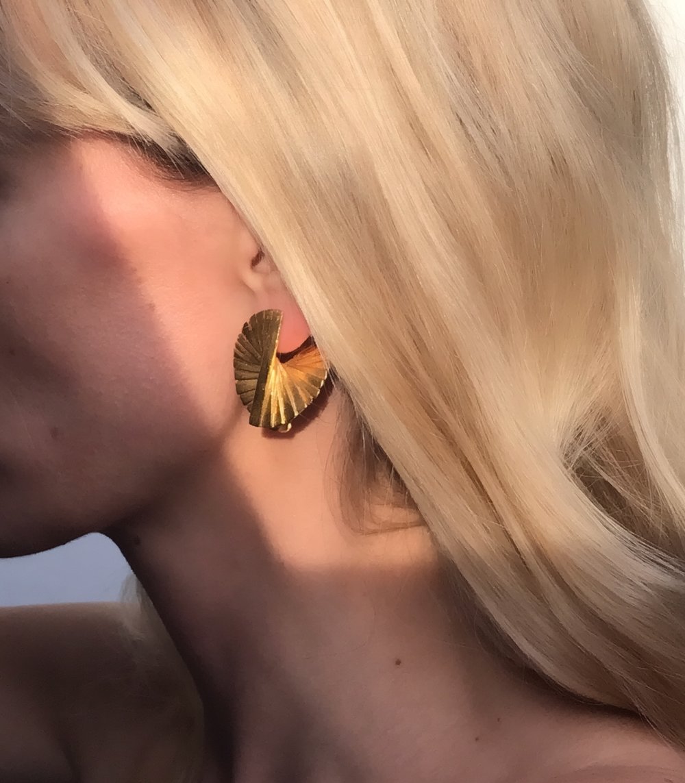 FAN EARRING LIFESTYLE RUDDOCK GOLD PRESS.jpg