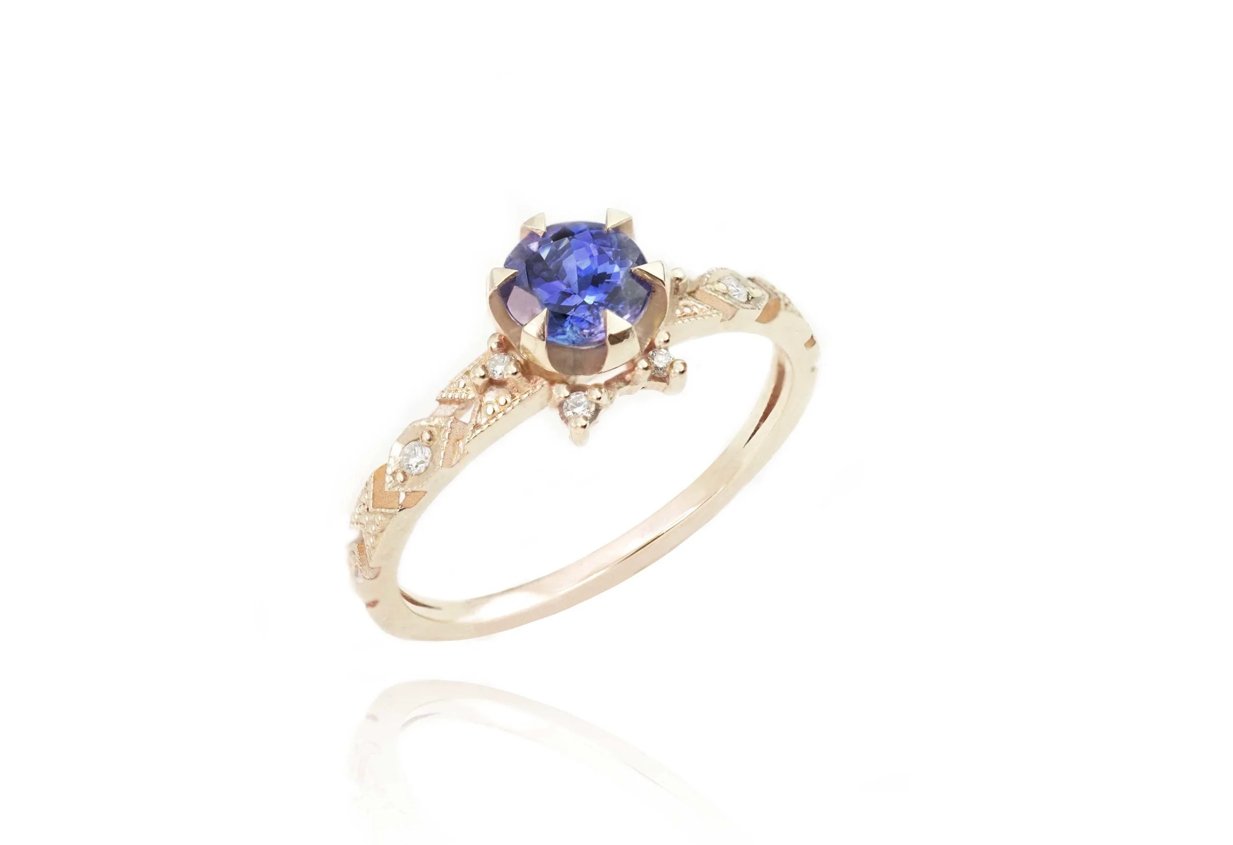 Mocielli_Delicacy Ring_Baby Tanzanite.jpg