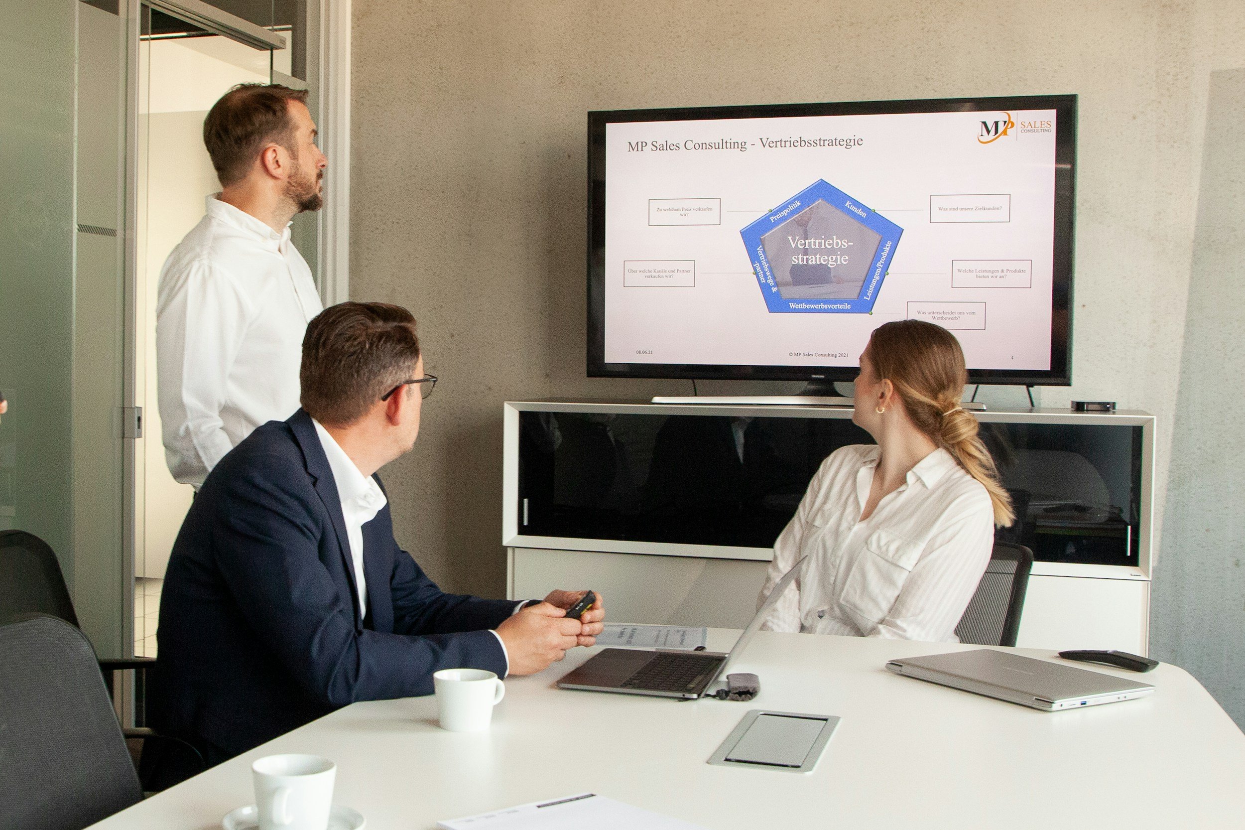 How Custom CRMs Drive Growth in Financial Services