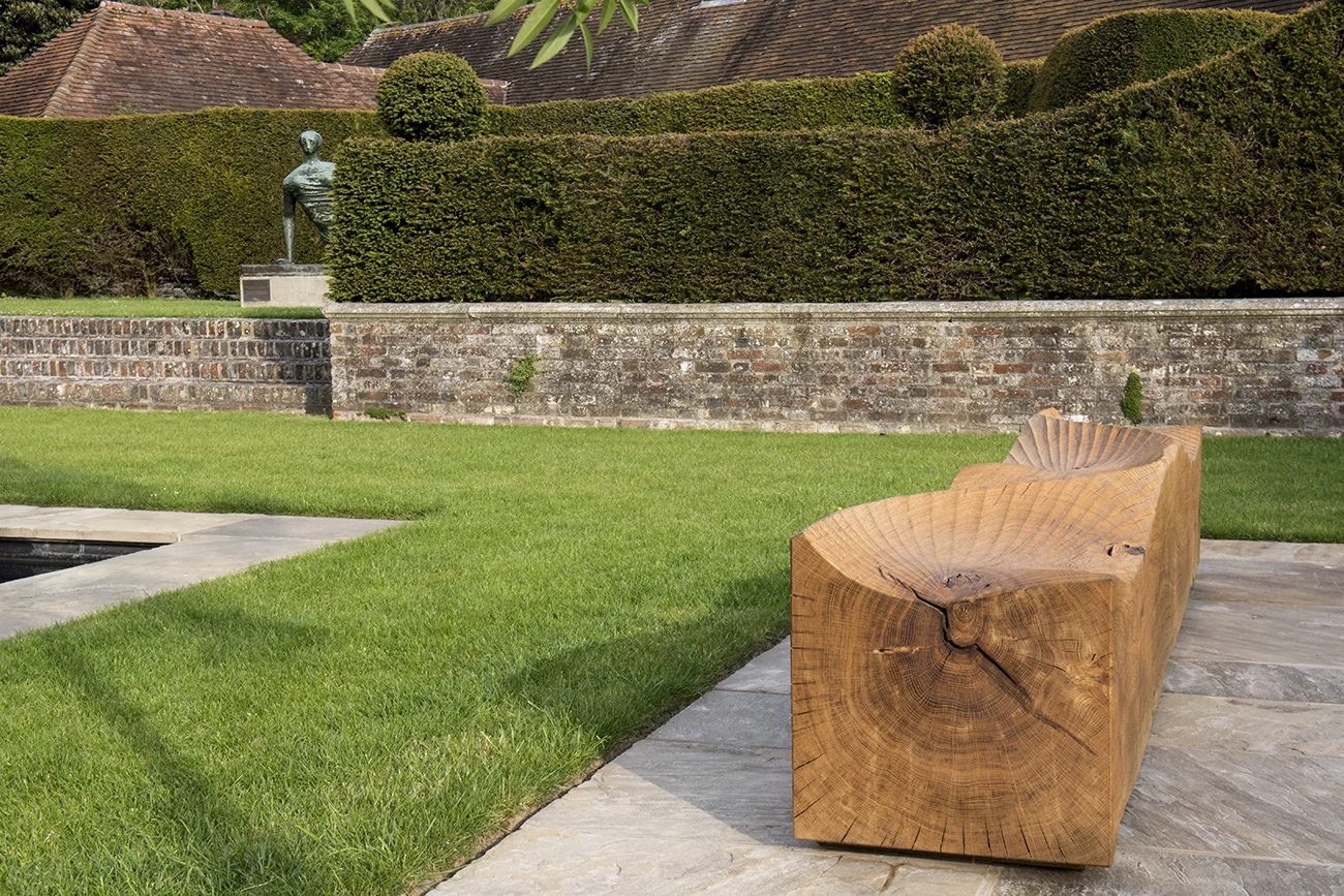 Glyndebourne Kissing Benches (2018). Photo: Jacqui Hurst