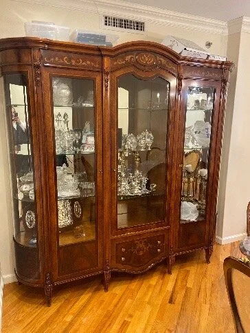 breakfront1.JPG