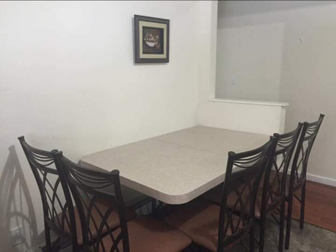 Gorgeous Dinette Table with 6 Wrought Iron Chairs