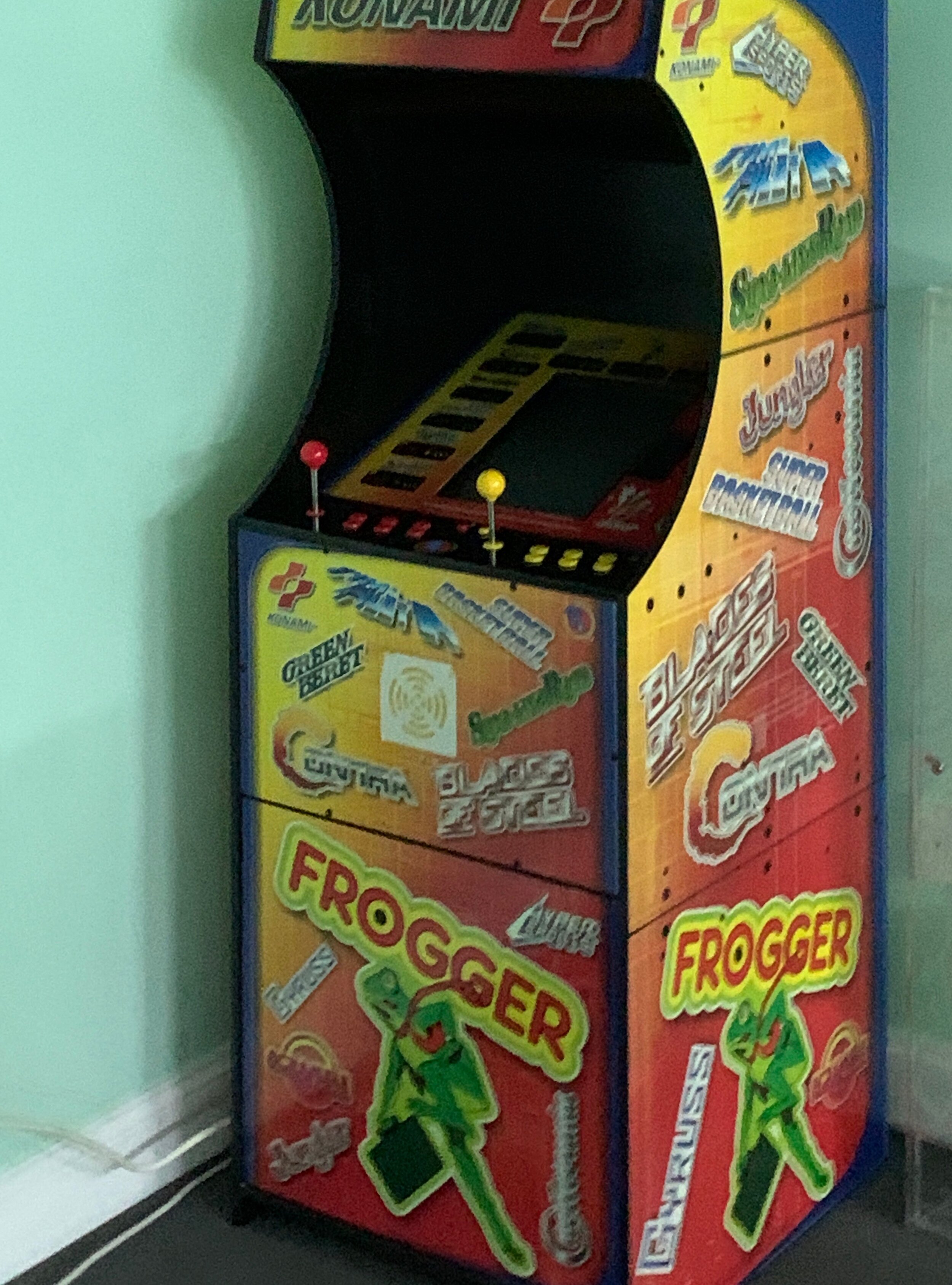 Awesome Vintage Frogger Arcade Game