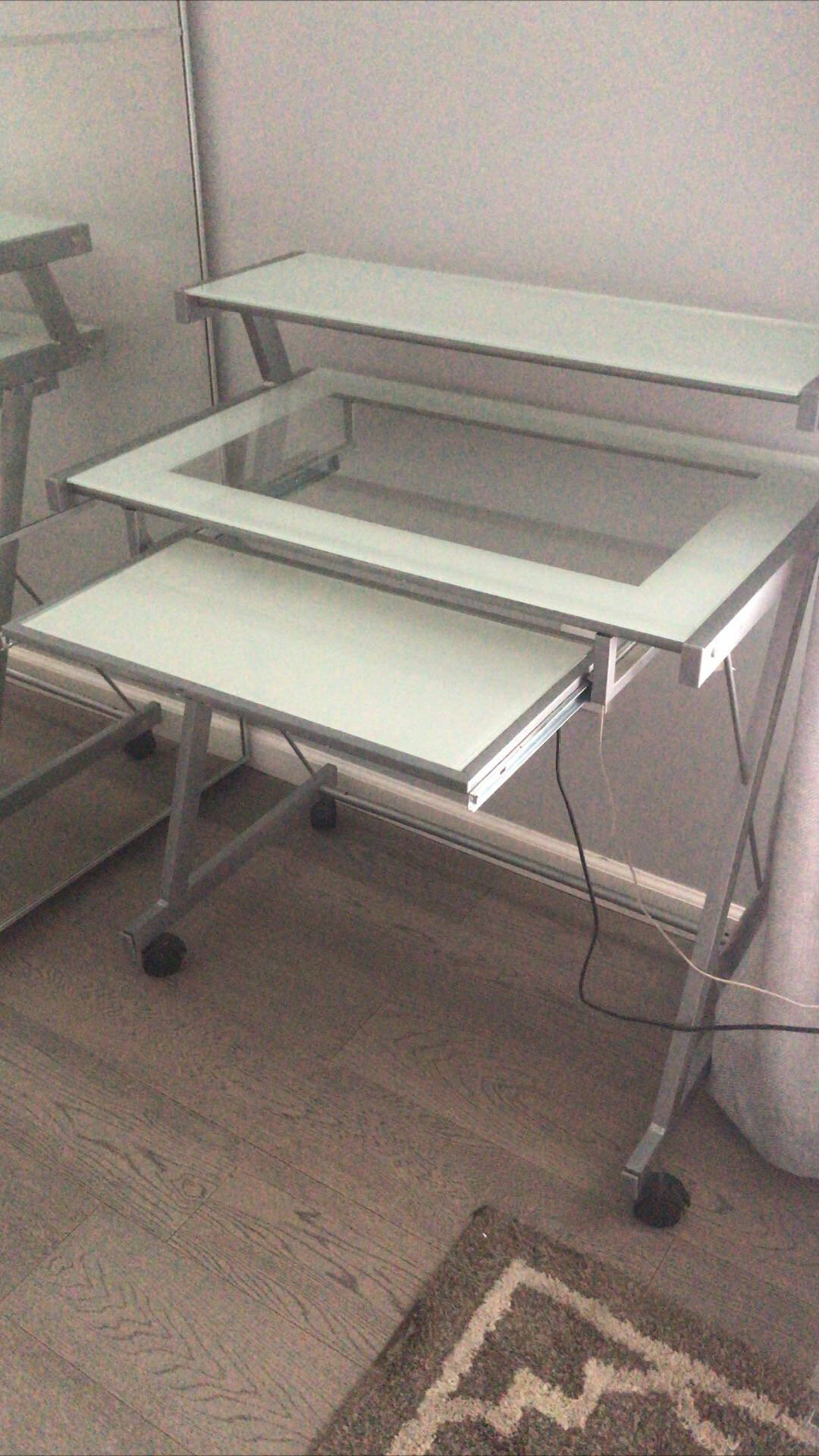 Dainty 3 Tier Makeup Vanity