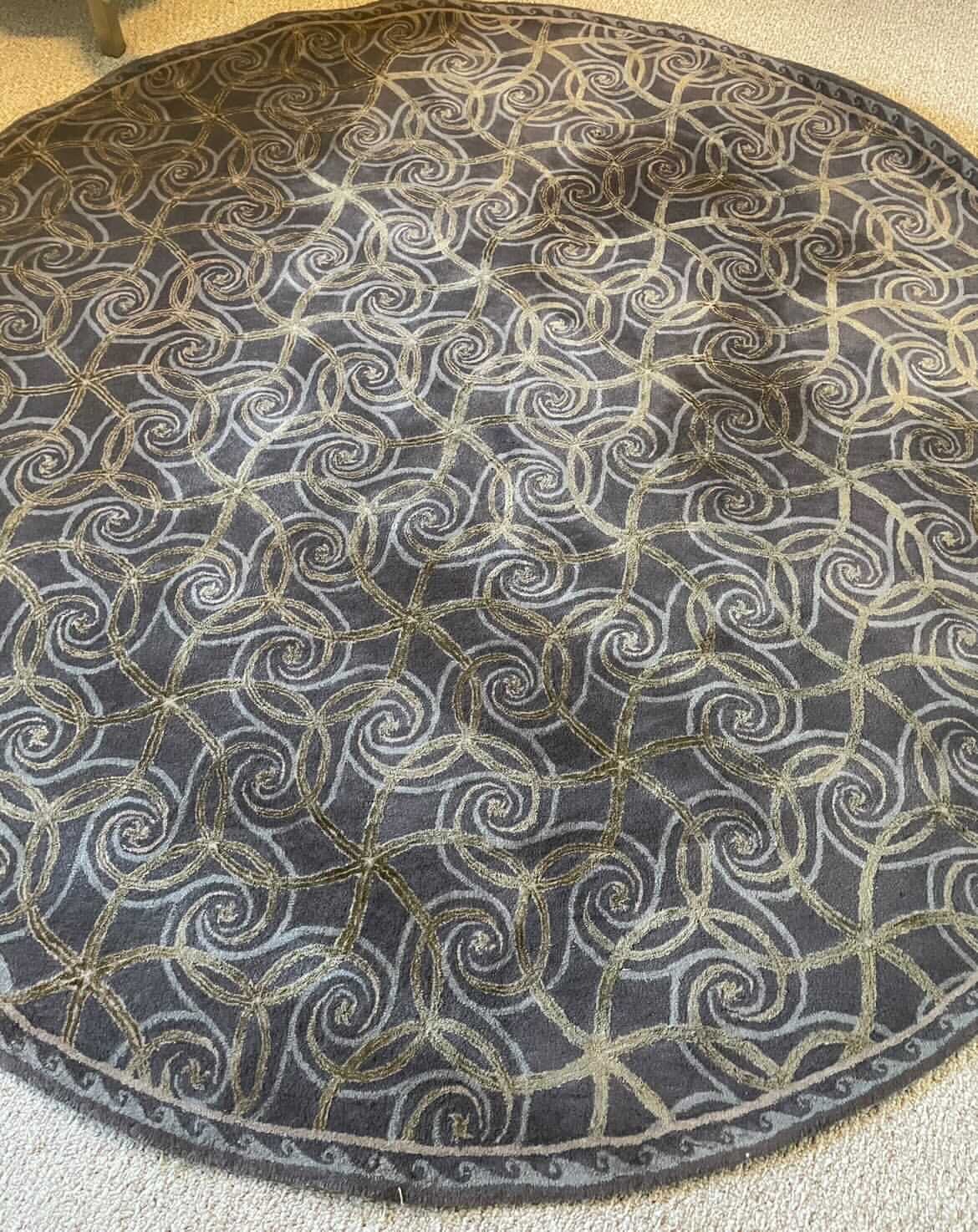Elegant Round Area Rug
