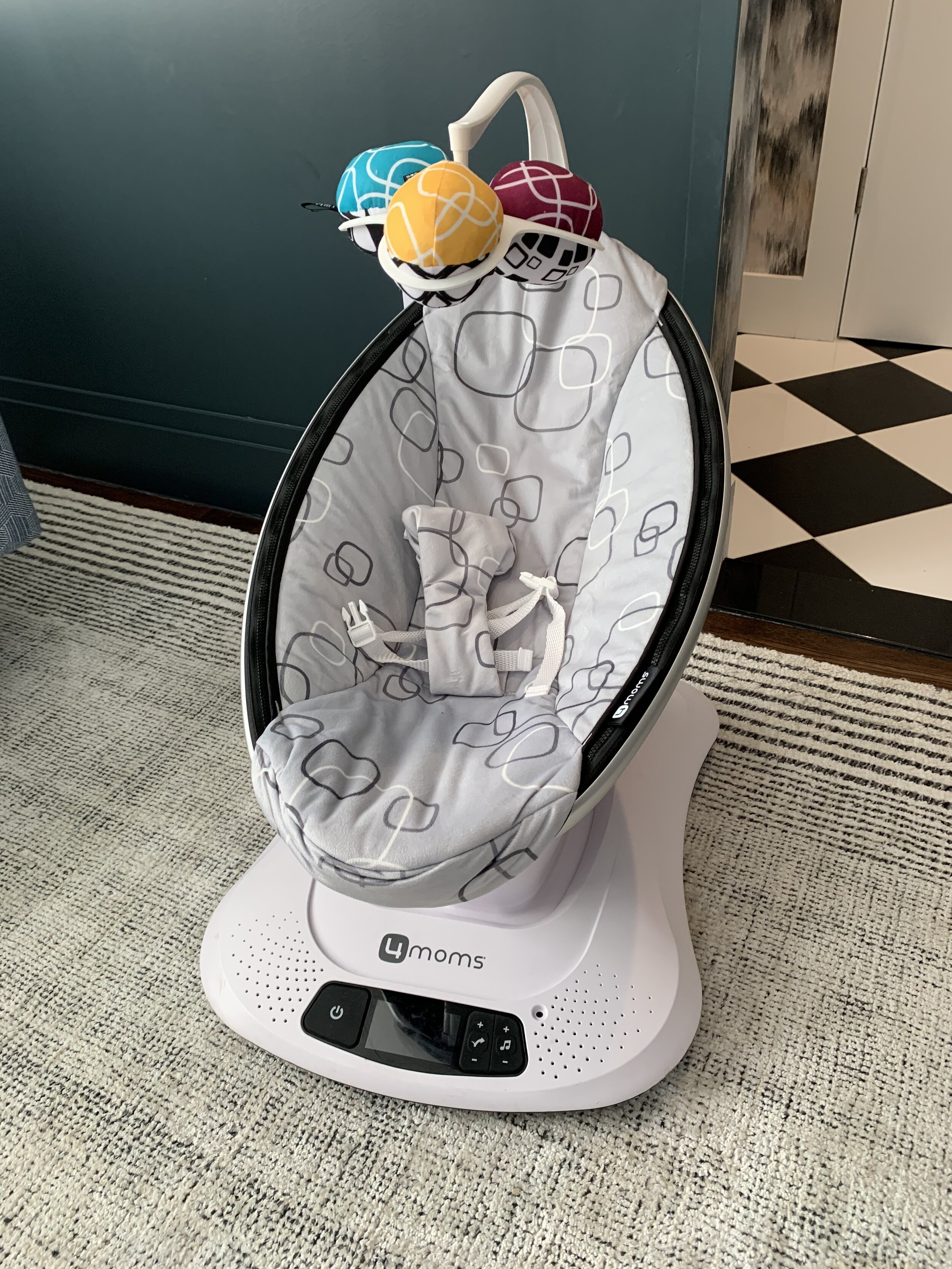 Hardly Used 4Moms Mamaroo Swing