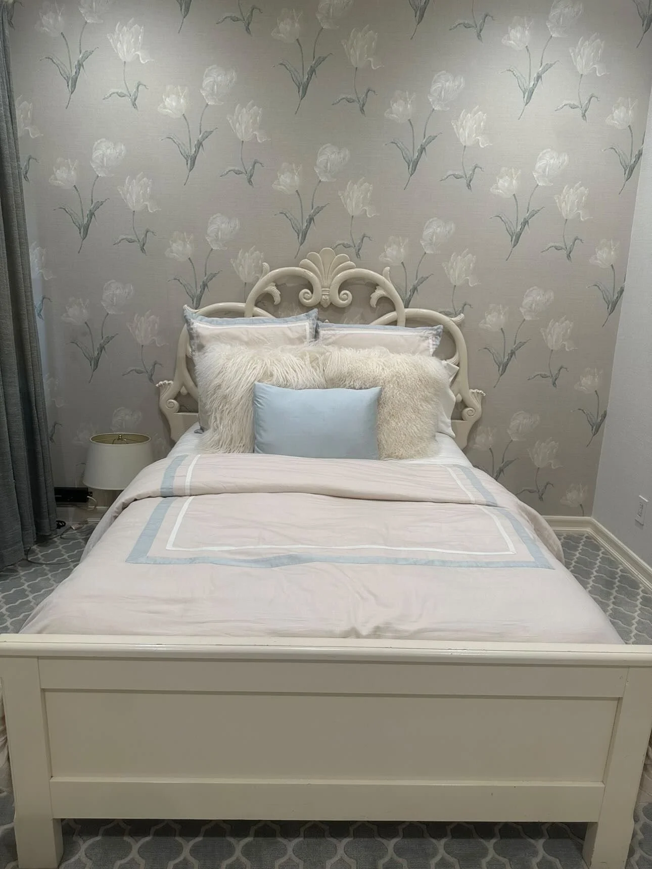 Antique white French country full size bed. Mattress included.