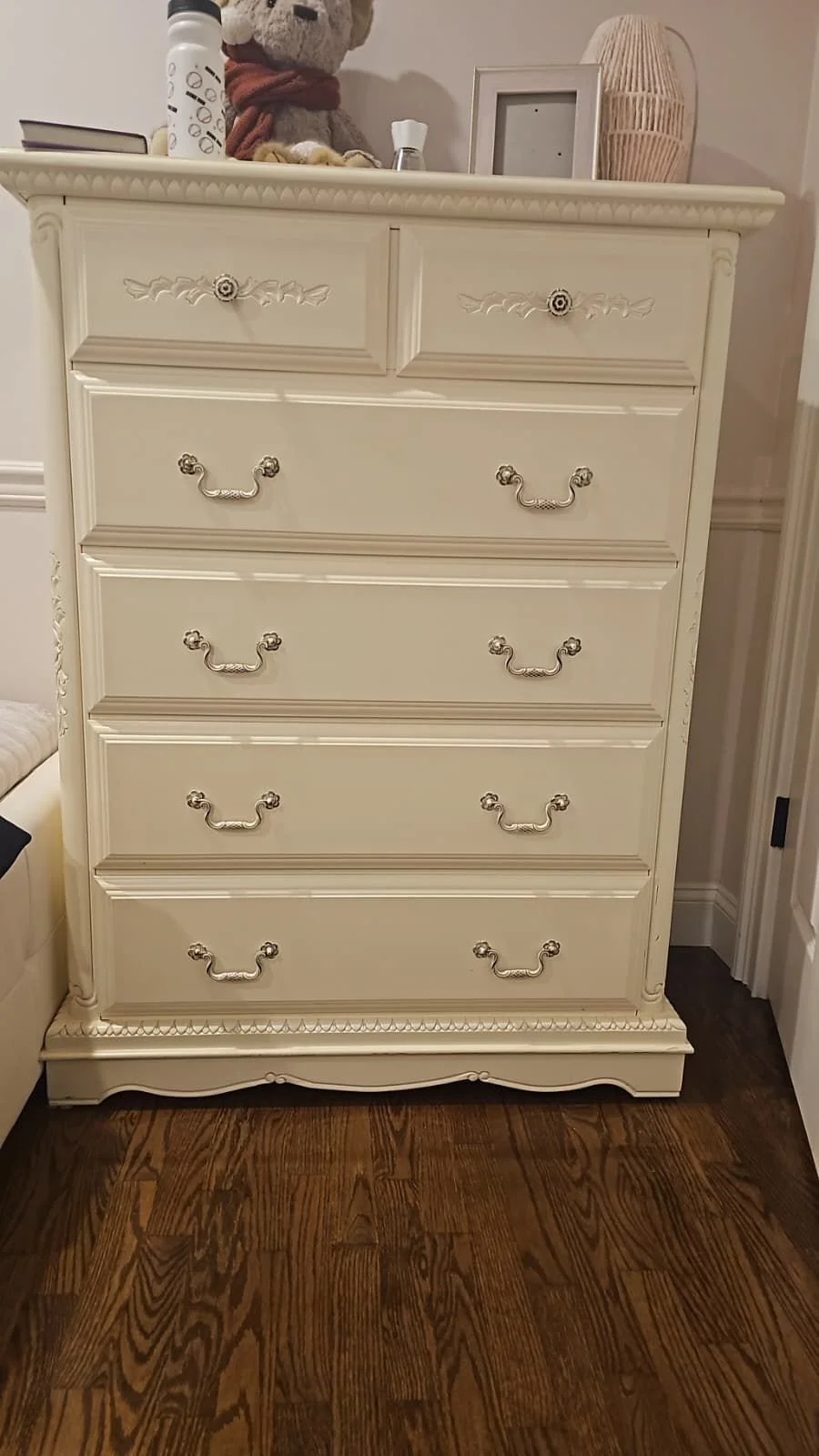 Munire Savannah 5-Drawer Solid Wood Chest / Tallboy Dresser - Linen White