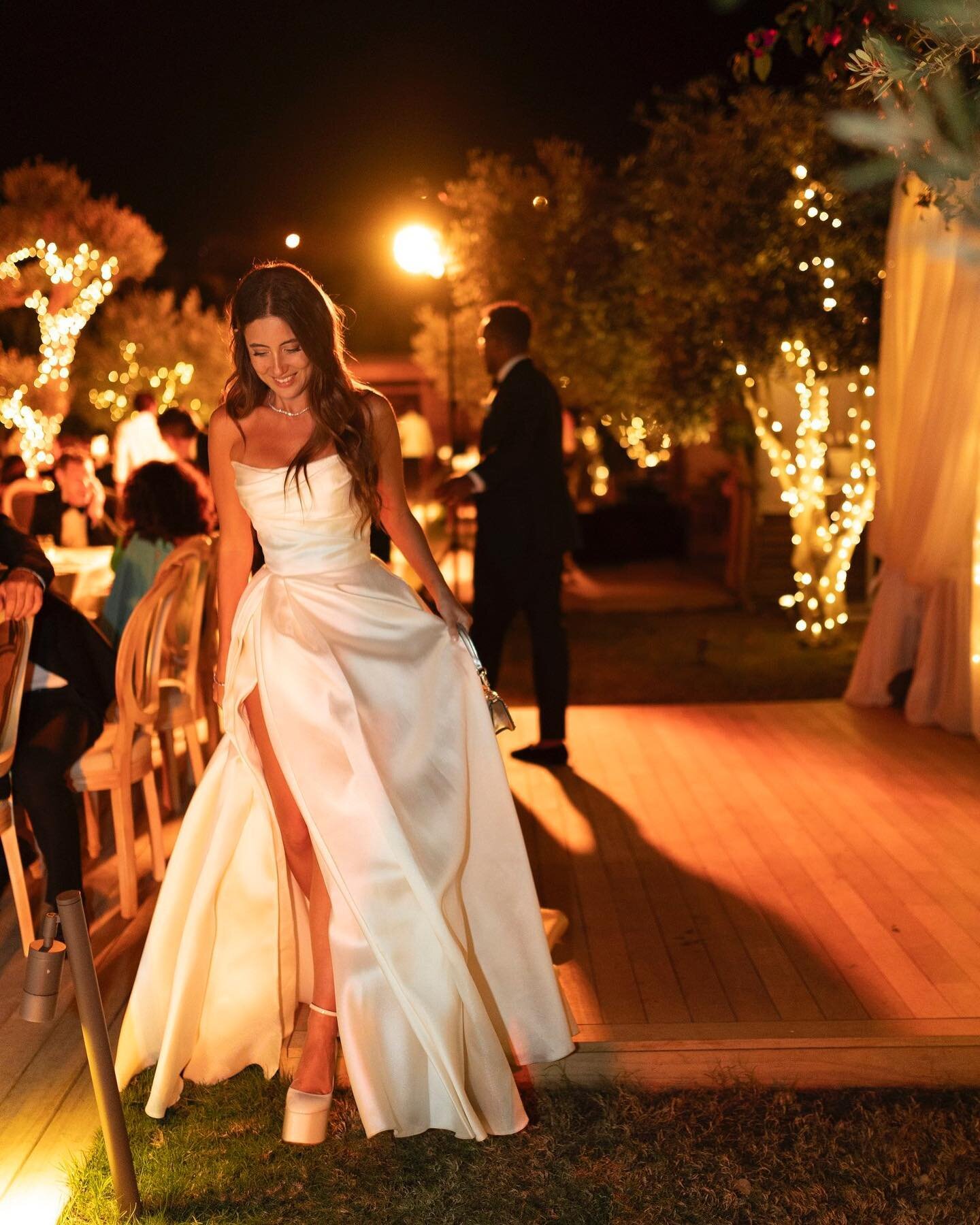 A beautiful capture by the talented @senayayphotofilm of the beautiful @judesalem , our lovely glowing bride in her stunning dress by @marytrufel_dubai. 

 Wedding planner @ucgluxurydestinationevents
Venue @thebodrumedition
Photography and Film @sena