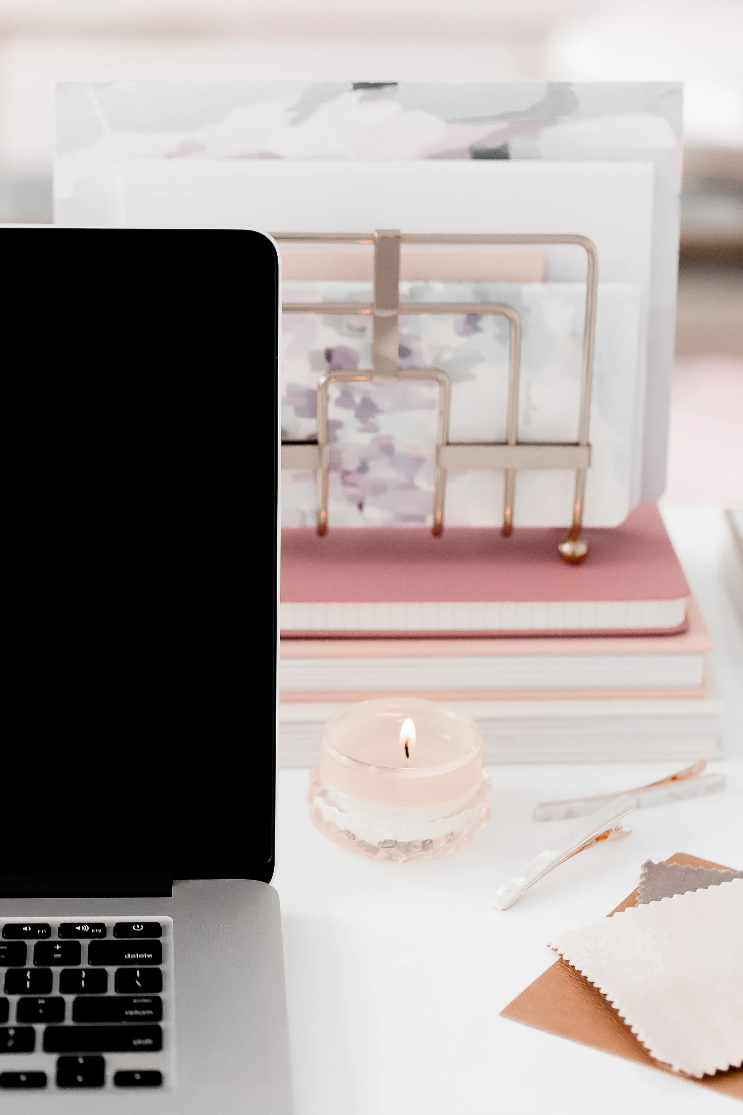 A Simple Novel Writing Outline + Free Printable Worksheet