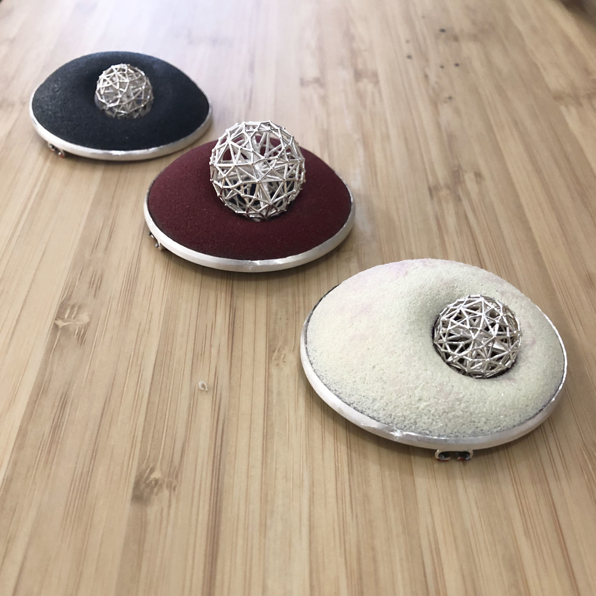 Intersection: A n J brooches (2019) Alice Yujing Yan and Jay Joo
