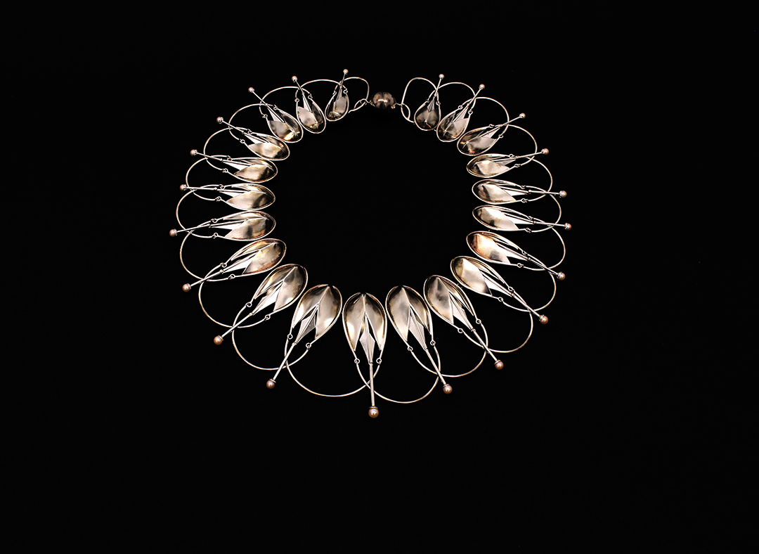 Andreea Murgu Untitled (2018) Sterling silver, fine silver, pearls, copper flashing Image by the artist