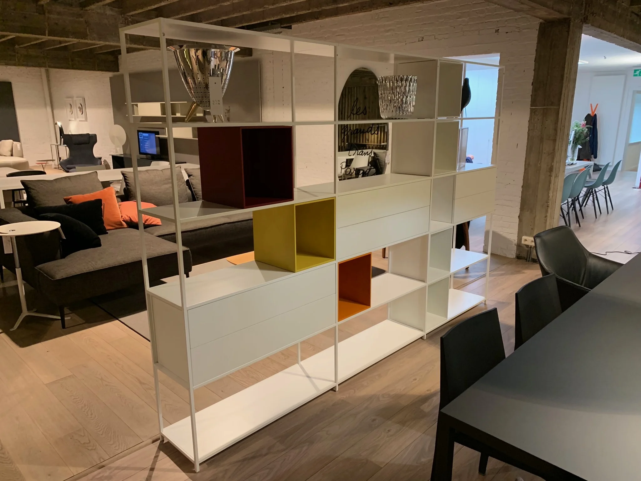 Solden designmeubeloutlet toonzaalmodellen.jpeg