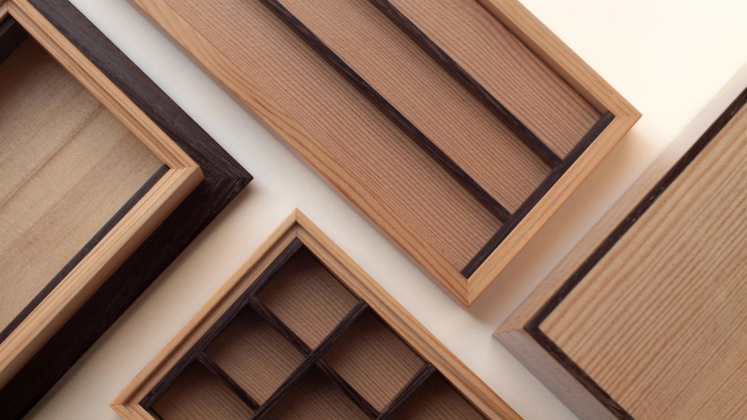 Resignificando el pino: detalles en wengué