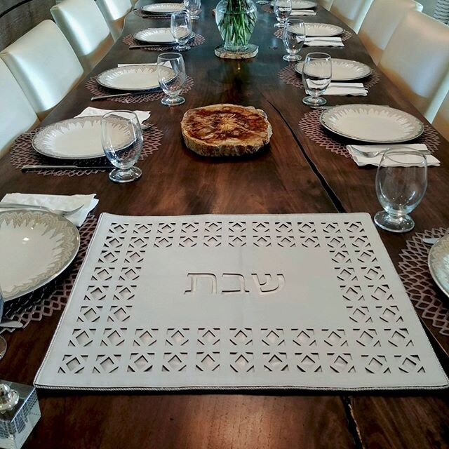 🕯️🕯️Shabbat Shalom. Wishing you a peaceful shabbat wherever you are. ⠀
⠀
✨Click picture to order ⠀
⠀
#Jerusalem #telaviv #homedecor #home #tabledecor #tablesetting #tablescapes #table #interiordesign #prayer #jewishwedding #challah #sabbath #shabba