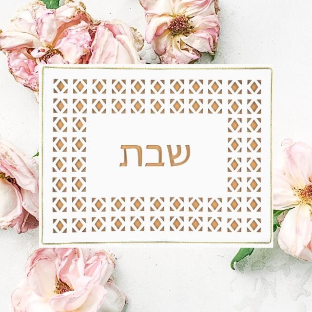 Wishing everyone a shabbat shalom&hearts;️⠀
Let's make shabbat special 🙏⠀
⠀
#nyc #israel #kosher #love #brooklyn #losangles #holiday #family #newyork #bible #jews #chabbad #shabbat #shabbatshalom #jewishwedding #jew #momtrepreneur #hebrew #challah #