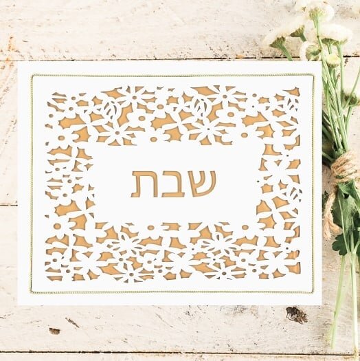 Shabbat Shalom. 
A very Peaceful shabbat for everyone.

#shabbattable  #shabbatproject #sabbathrest #shabbatshalawam #shabbosfood #shabbatvibes #challahcover