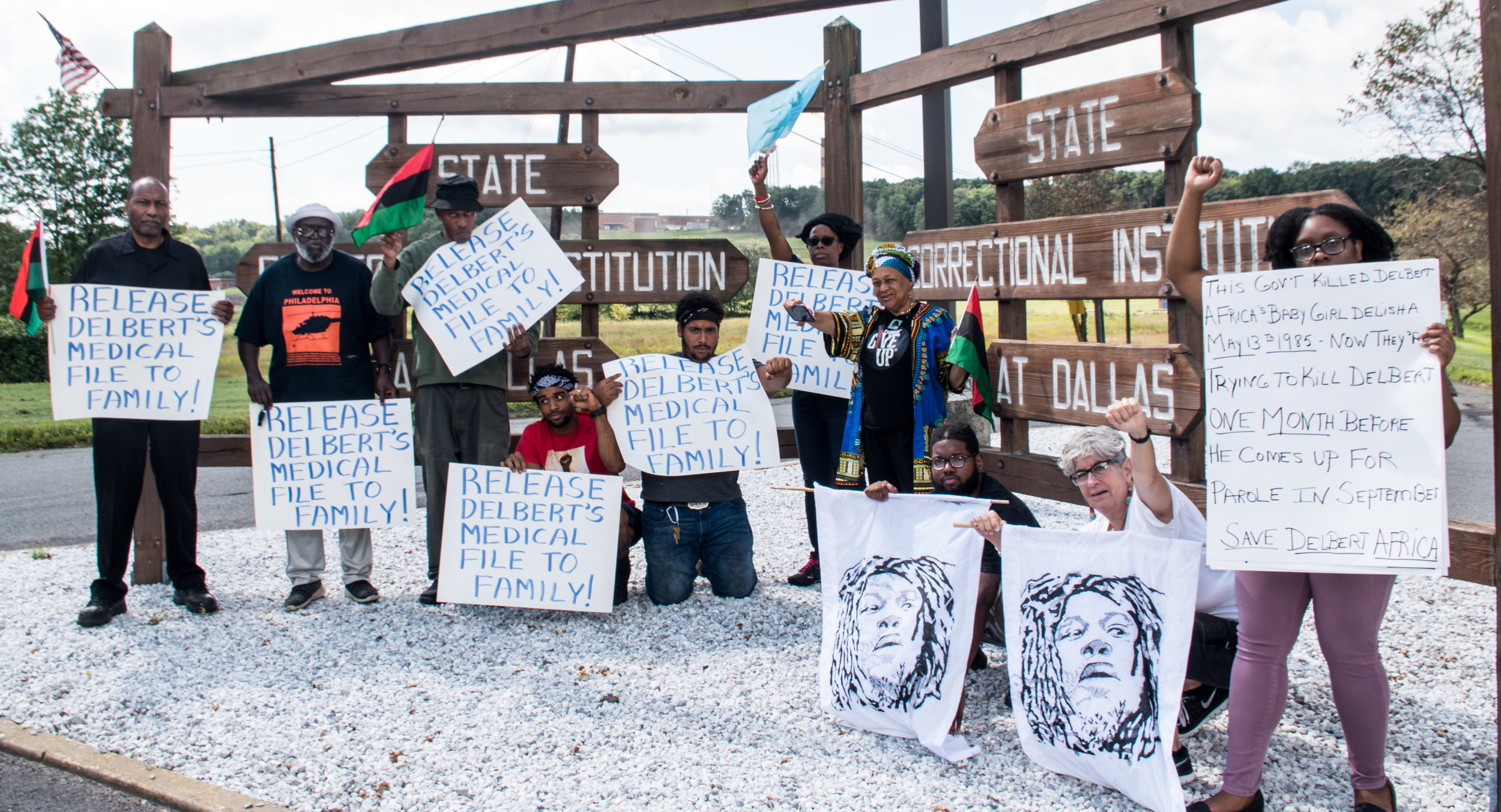 Supporters for Delbert Africa outside SCI Dallas on Aug 9, 2019. Photo: Joe Piette