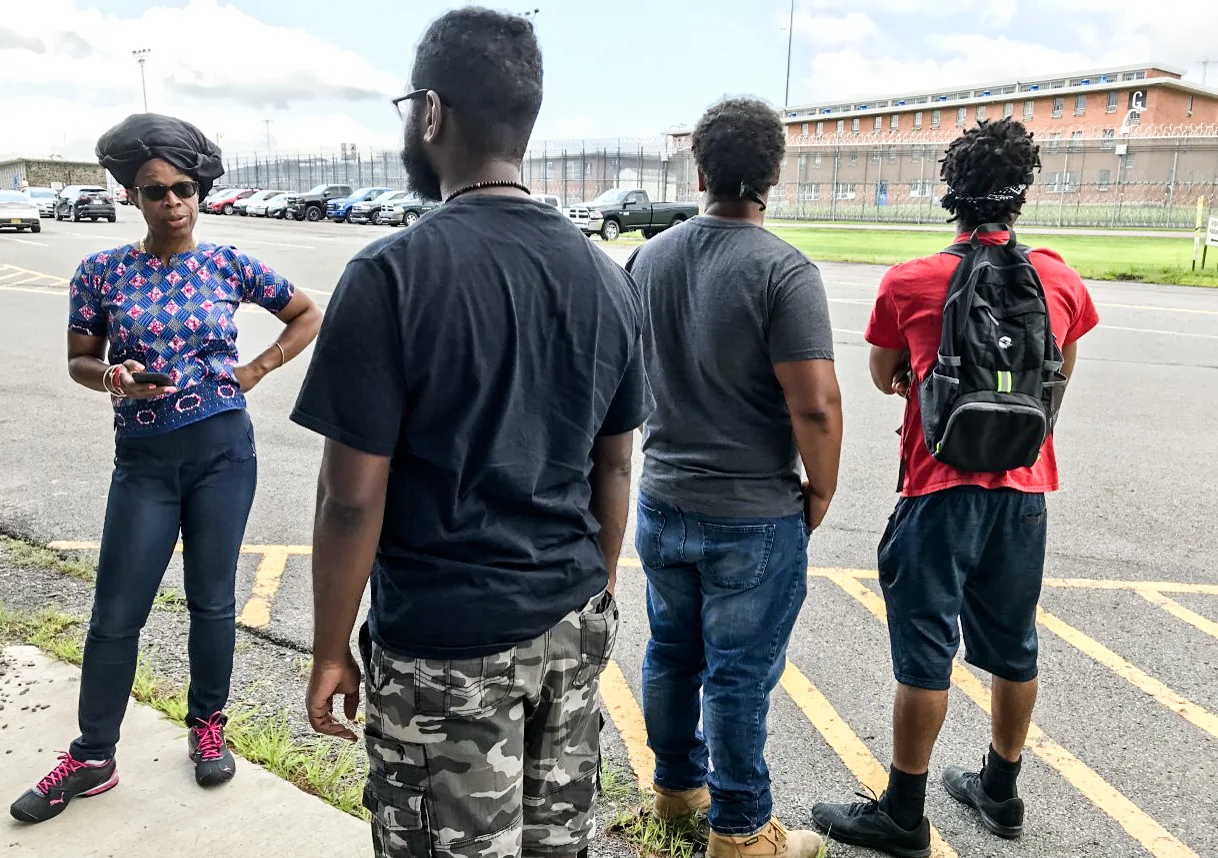 Supporters of MOVE member Delbert Africa outside SCI Dallas on Aug 9, 2019. Photo: Joe Piette