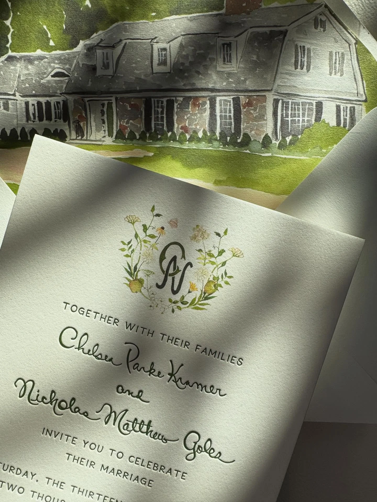 Details from Chelsea and Nick’s backyard wedding suite πΏ It was important to capture the bride’s family home — painted for the envelope liner and later reimagined on tote bags for guests. The invitation was elegantly letterpressed