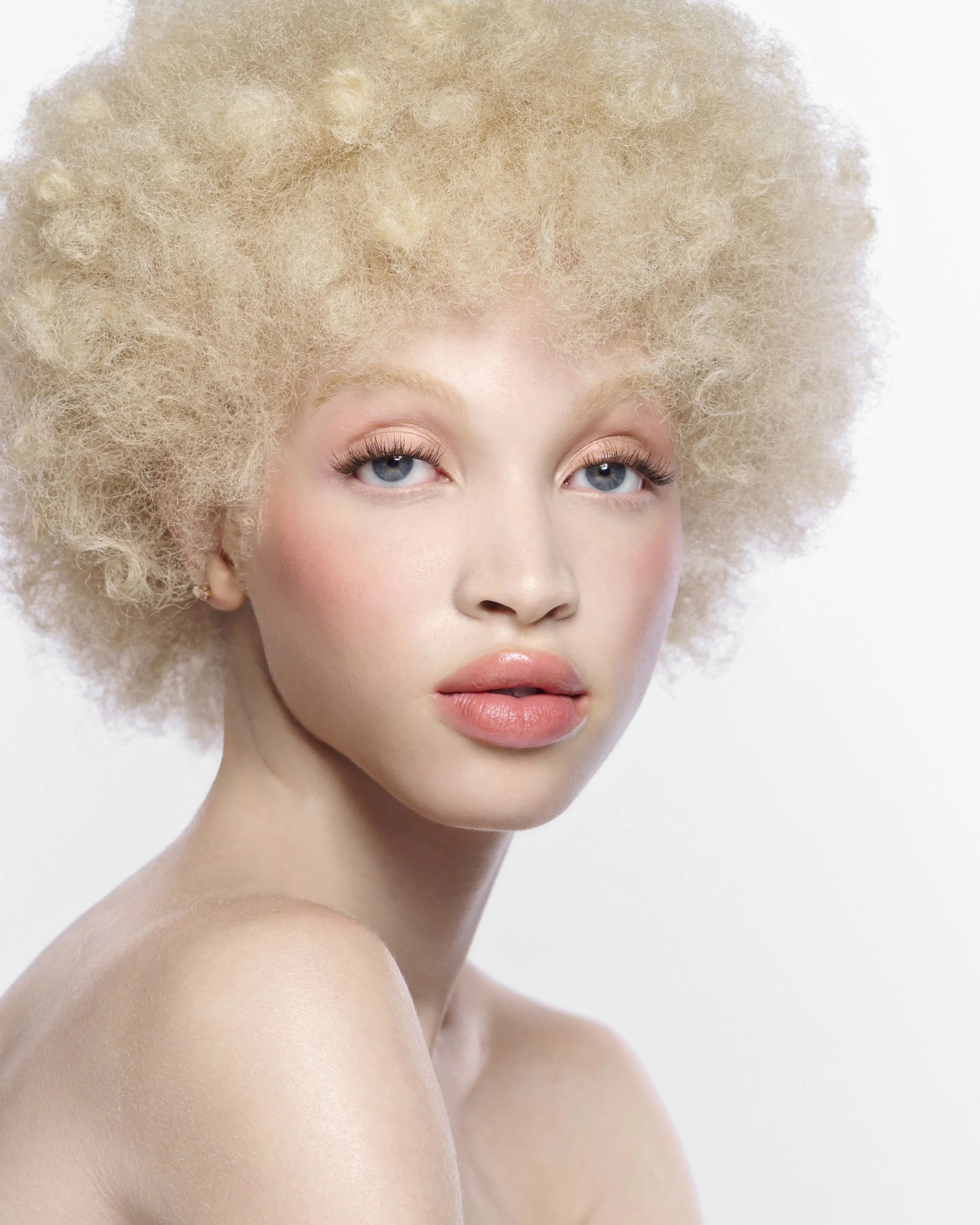 Yvonne_Alexis_Beauty13550_crop***.jpg