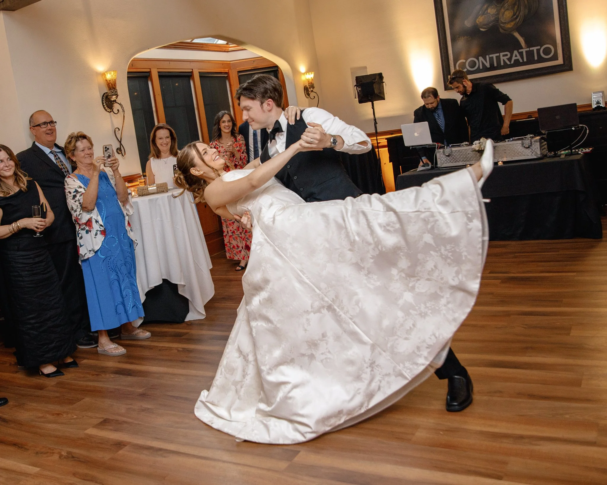 Julia&Justin (205 of 250).jpg
