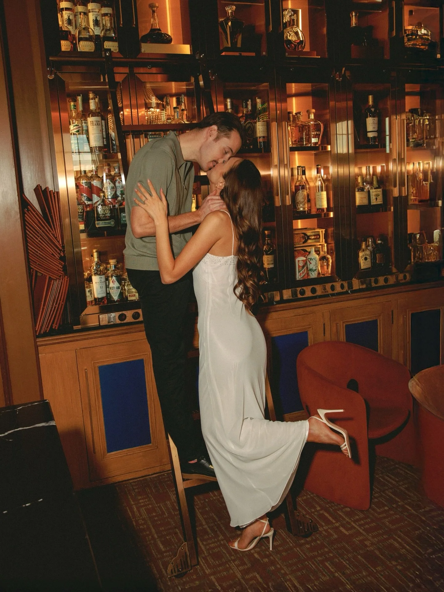 Authenticity candid and so much kissing with these two for their Engagment sesh @themusewhiskey 

#engagmentphotography #seattleweddingphotographer #authenticlovestories