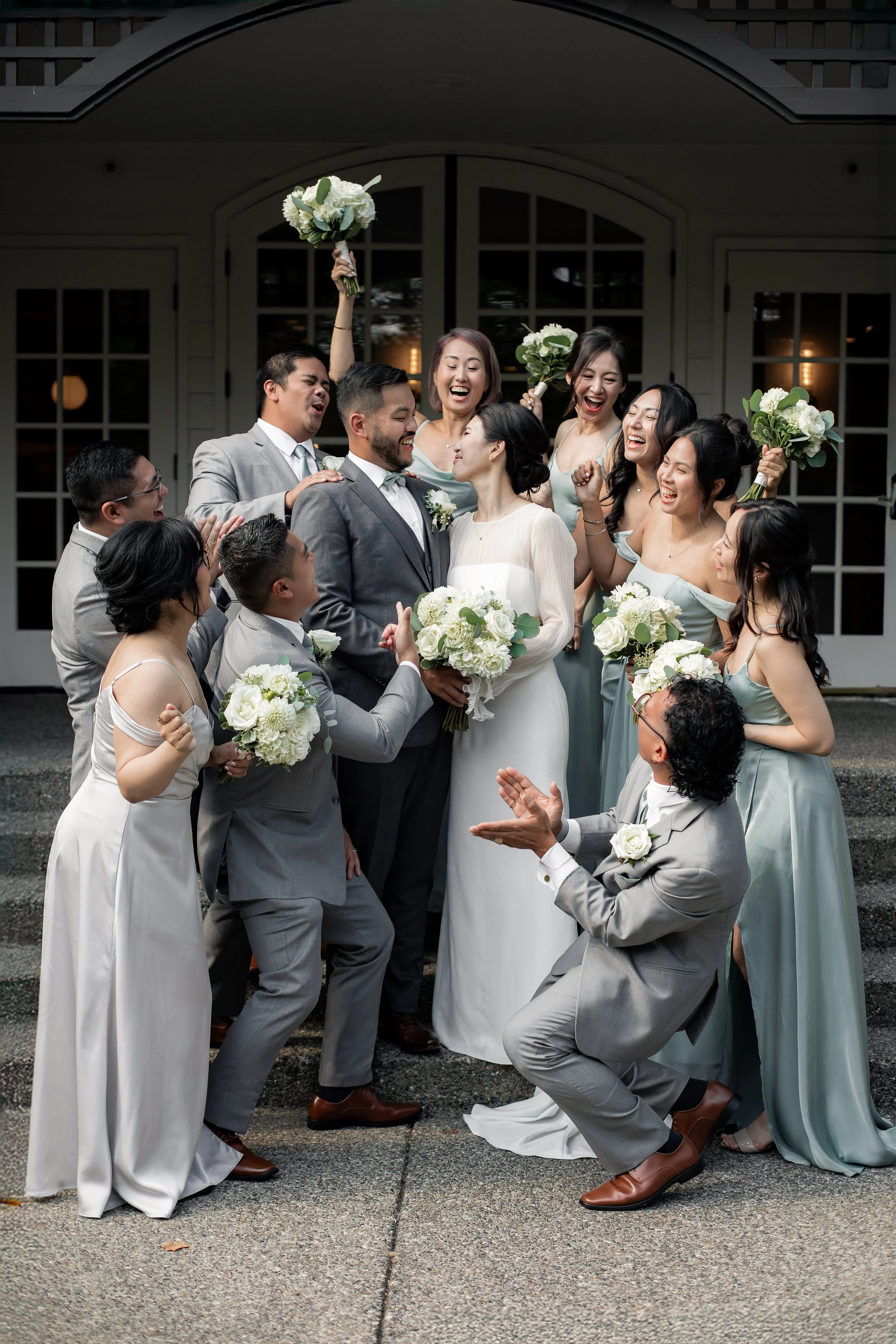 The Ultimate Guide to Wedding Parties: Bridesmaids, Groomsmen, Roles, Trends &amp; How to Use Them in Photos