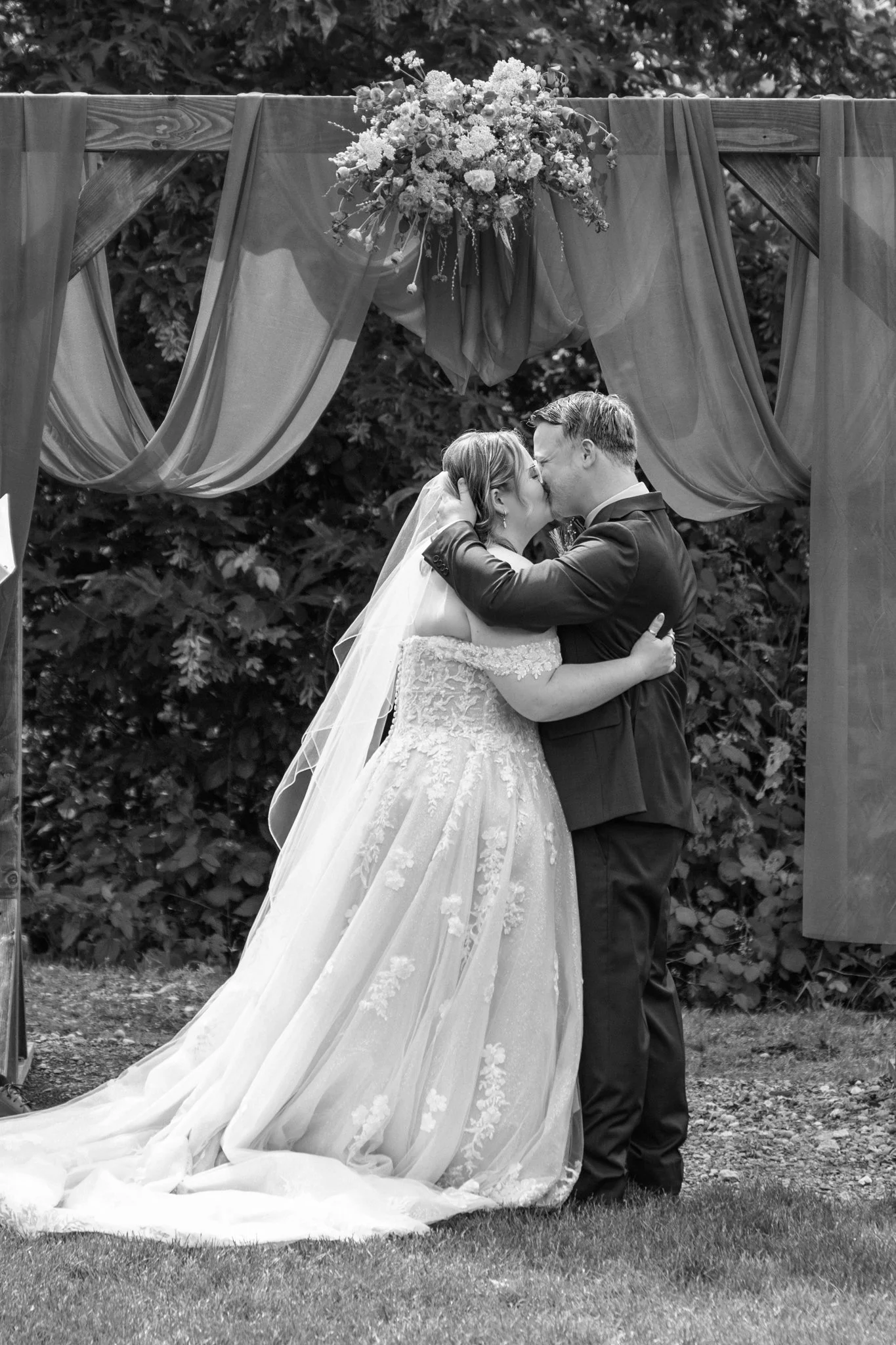 Lauren&Brandon (117 of 248).jpg