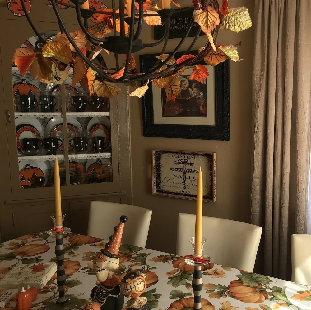 October- Dining 04.jpg