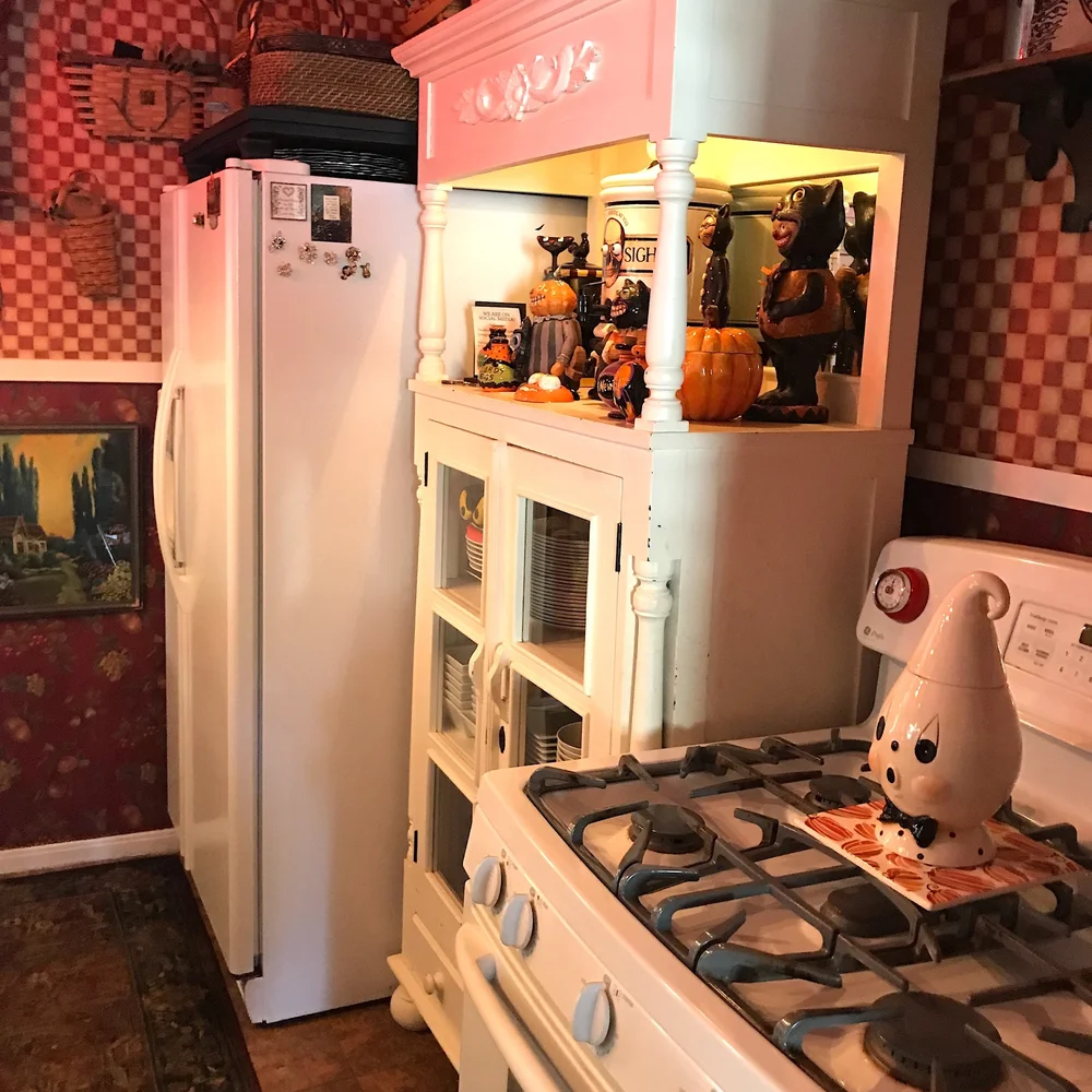 October- Kitchen 03.jpg