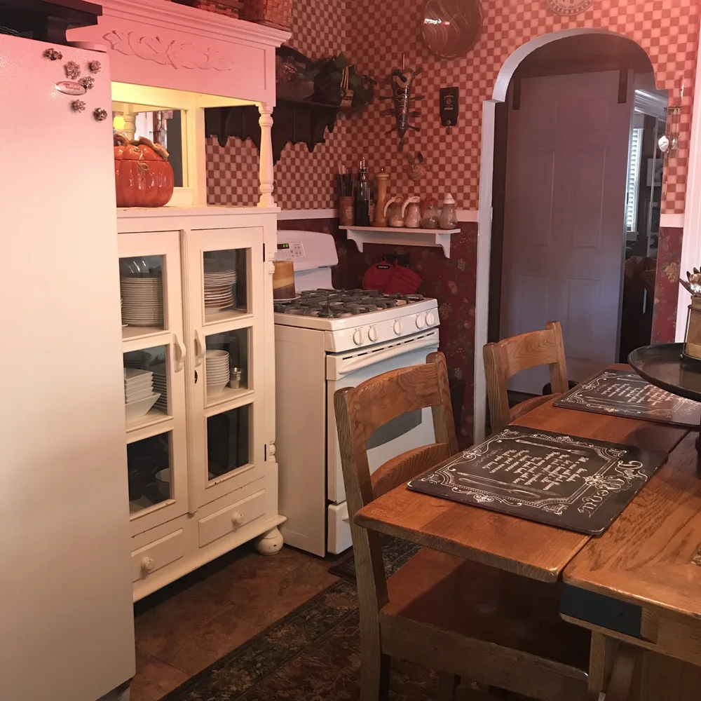 Explorers- Kitchen 02.jpg