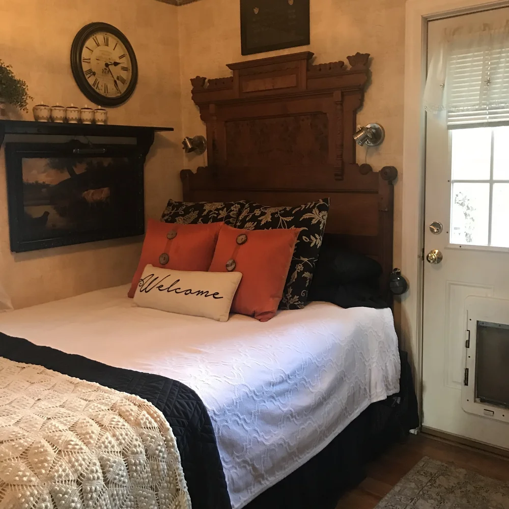 Explorers- Bedroom1 01.jpg