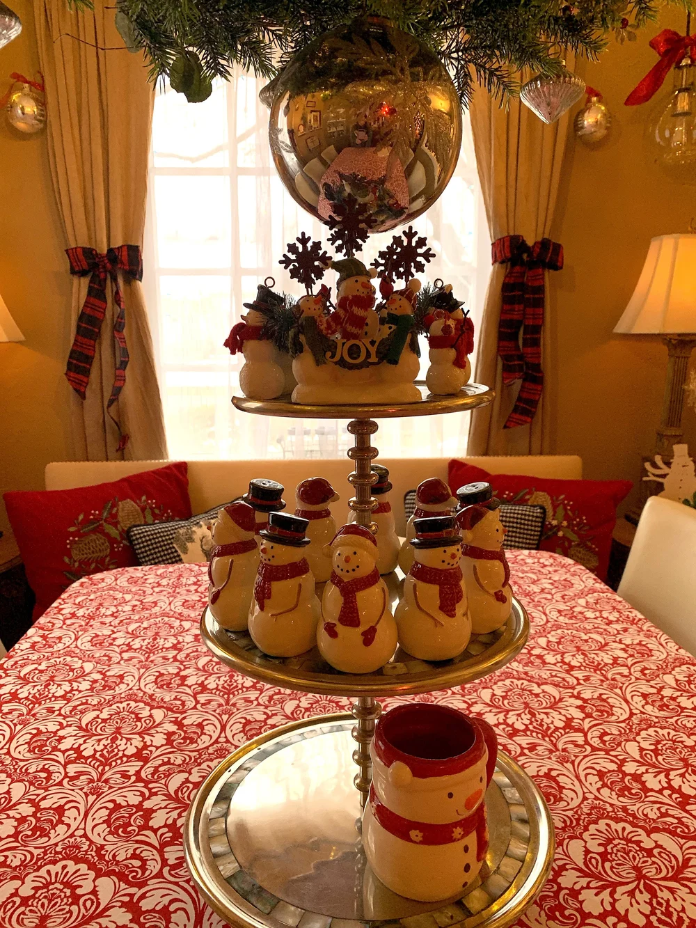 Dining- snowman table close up.jpg