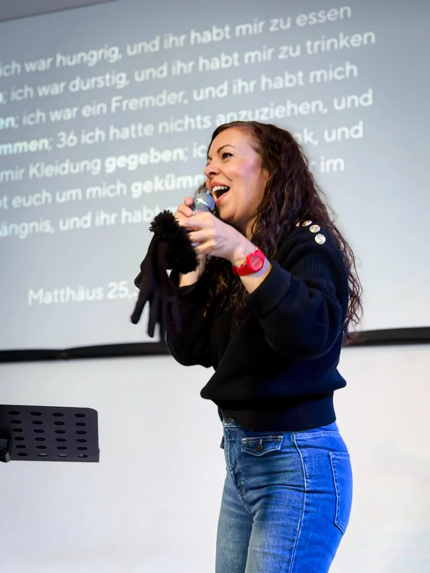 ⏳ Was, wenn &bdquo;irgendwann&ldquo; jetzt ist? 
 
&nbsp;&nbsp;
Was, wenn Gott genau in dein Chaos reinfl&uuml;stert:
&bdquo;Die Zeit ist reif.&ldquo; 👀🔥

Jesus l&auml;dt DICH ein - nicht perfekt. nicht bequem.
Aber echt. Nah. Jetzt. 🤍

&raquo;Die