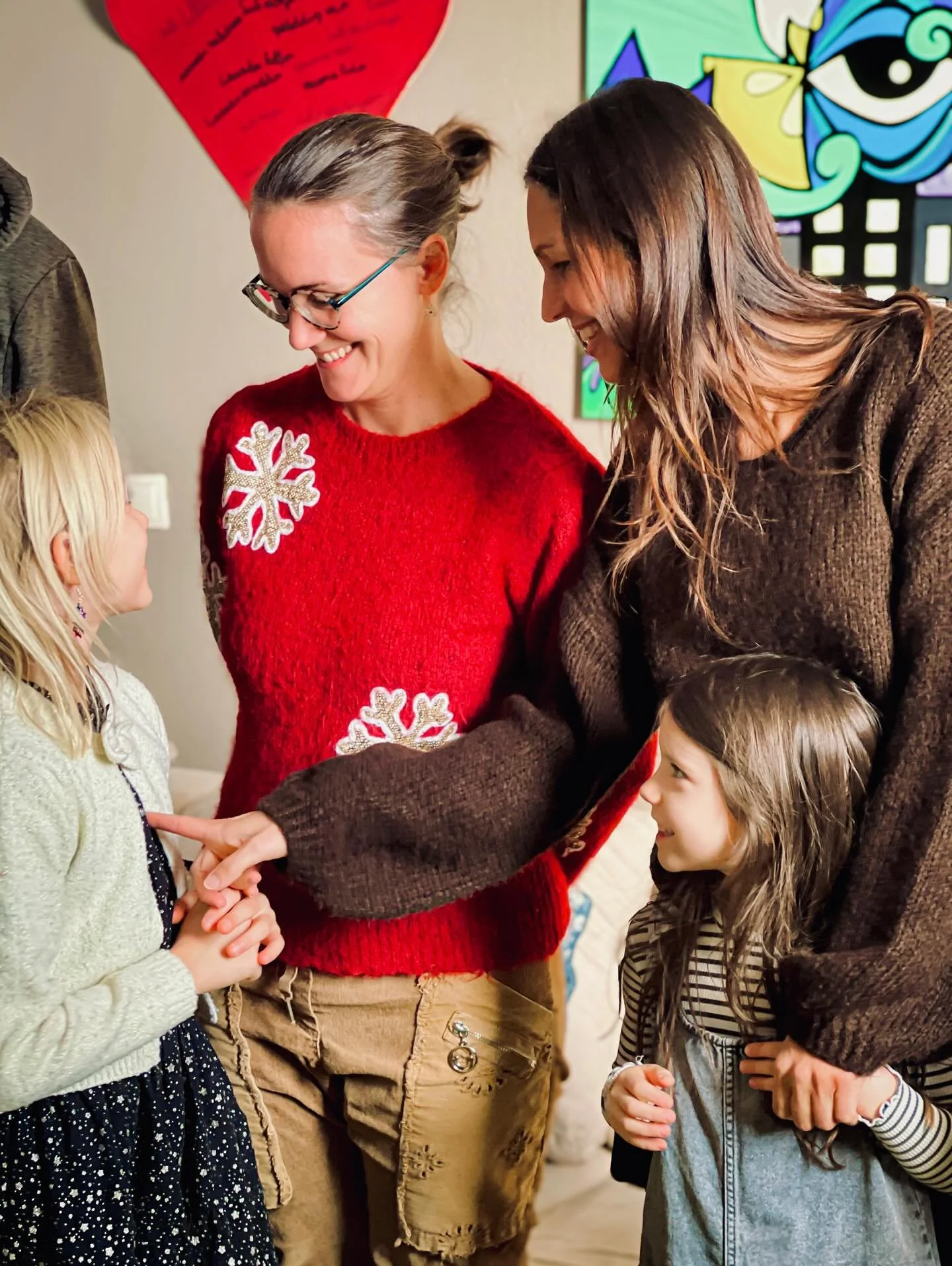 ✨ Was, wenn Advent mehr ist &hellip;

 
als die Wartezeit auf Geschenke und Feiertage?

Was, wenn Gott dir n&auml;her kommen m&ouml;chte oder
schon l&auml;ngst unterwegs zu dir ist &ndash;
nicht irgendwann&hellip; sondern jetzt? 👀🤍

Weihnachten erz