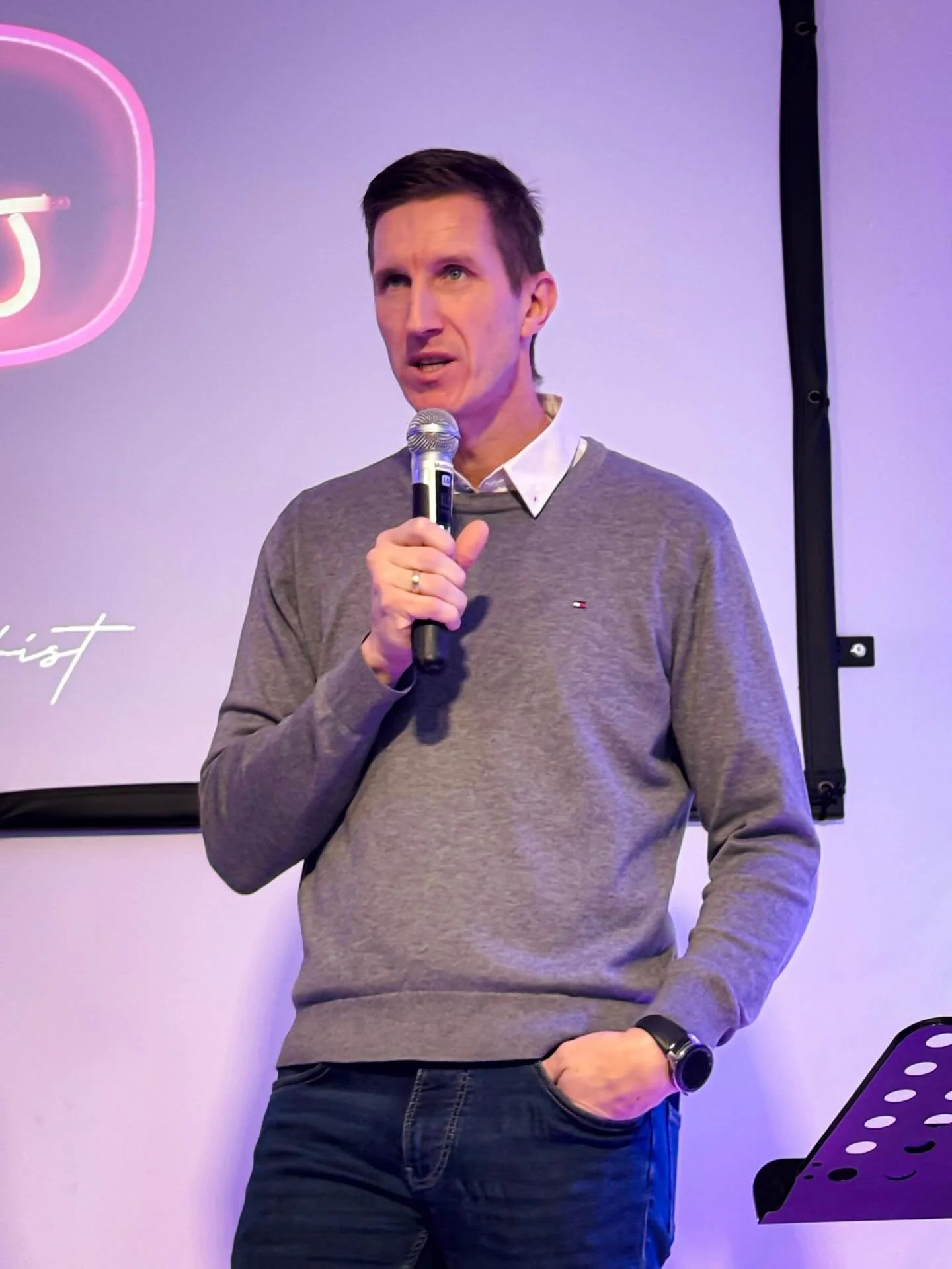 Was, wenn dein n&auml;chstes JA Geschichte schreibt? 👀🔥. 

 
Unsere heutige Heldin der Bibel - Debora - lebte nicht in einer entspannten Zeit.
Krieg. Unterdr&uuml;ckung. Angst.
Und genau dort setzt Gott eine Frau als Leiterin &uuml;ber ein ganzes V