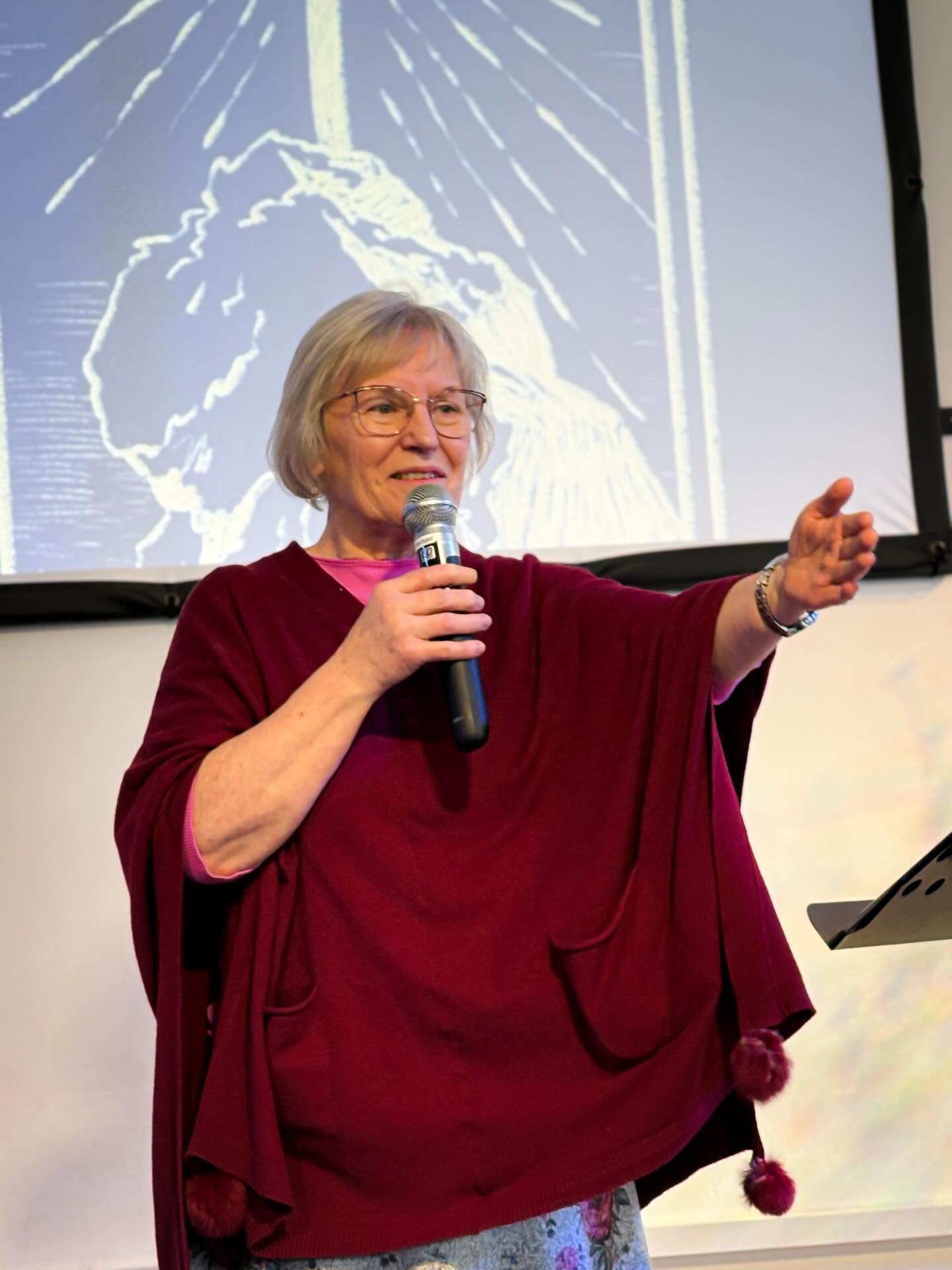 Jesus, unser Vorbild
Der gute Hirte 🐑🐑🐑🐑🐑🐑

In der Bibel steht, dass seine Schafe Gottes Stimme h&ouml;ren. Das Gute dabei ist, dass Gott genial ist und die Stimme Gottes Leben bringt.
Gottes Wort gibt uns Hoffnung und Leben f&uuml;r unser Lebe