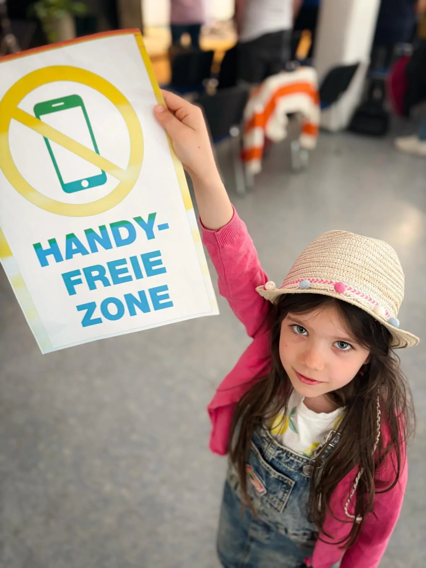 Geteilte Freude und geteiltes Leid.

Freude und Schmerz, beides. 😄 😟

Manchmal liegt beides ganz nah beieinander. Ein Wunder, &uuml;ber das wir uns freuen. Und eine Situation, die uns den Boden unter den F&uuml;&szlig;en wegzieht.

Die Bibel sagt n