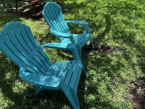 Chairs+Outside+Grass.jpeg