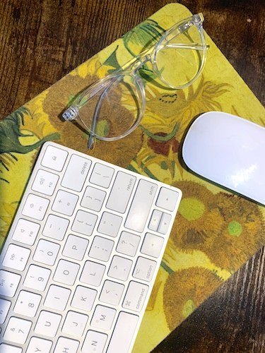 STOCK PHOTO YELLOW MOUSE PAD 2-SocialPage