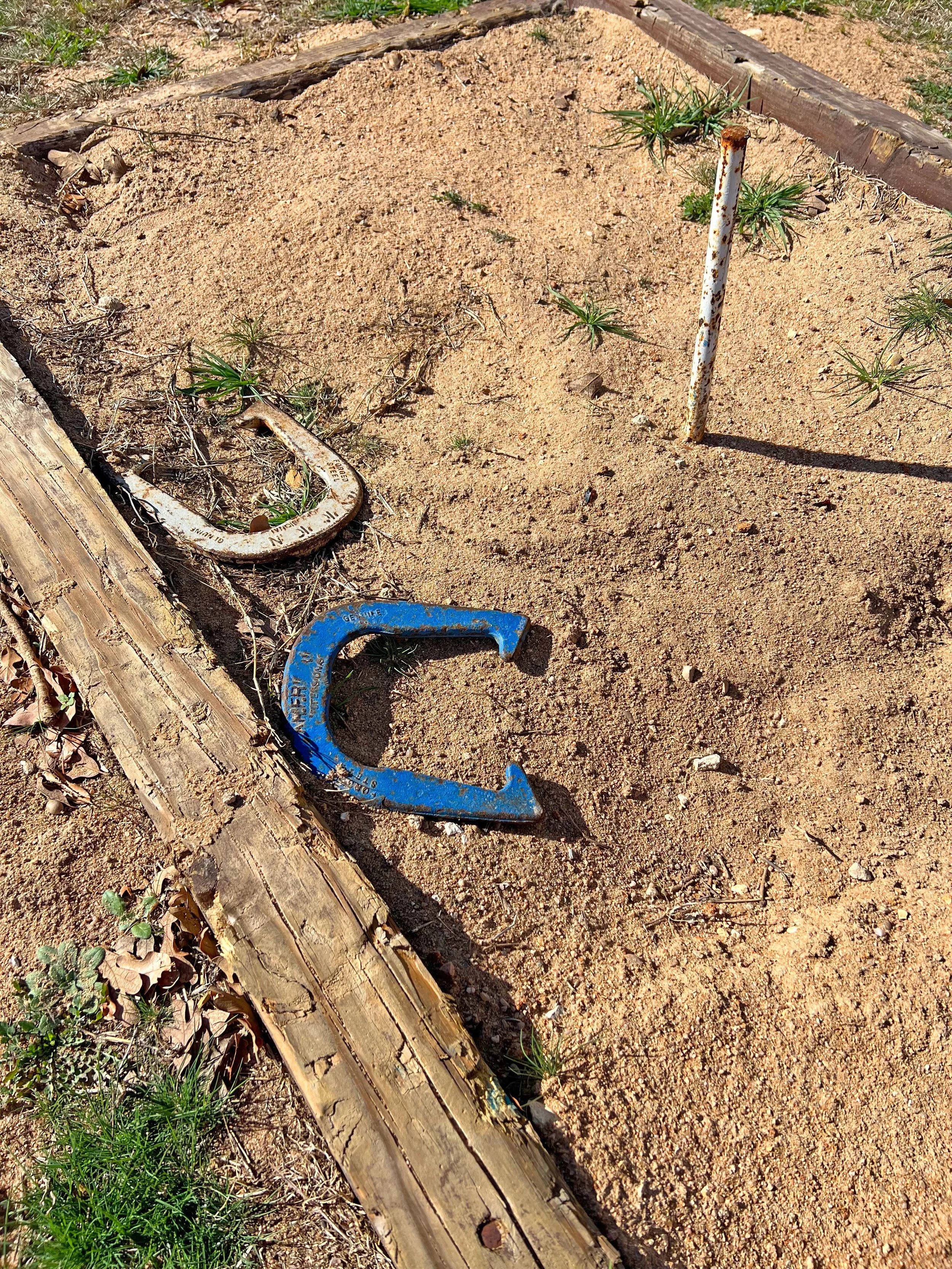 Stock_Photo_Horse_Shoes_Game_%282%29.jpg