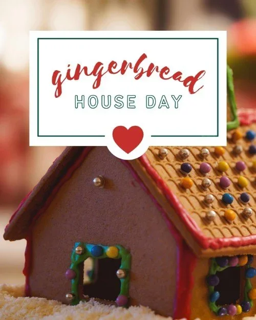 CA6131-December+Gingerbread+House+Day+2.webp