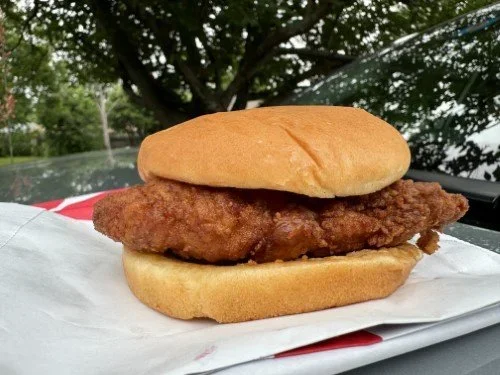 Stock+Photo+Chicken+Sandwich+(2).webp