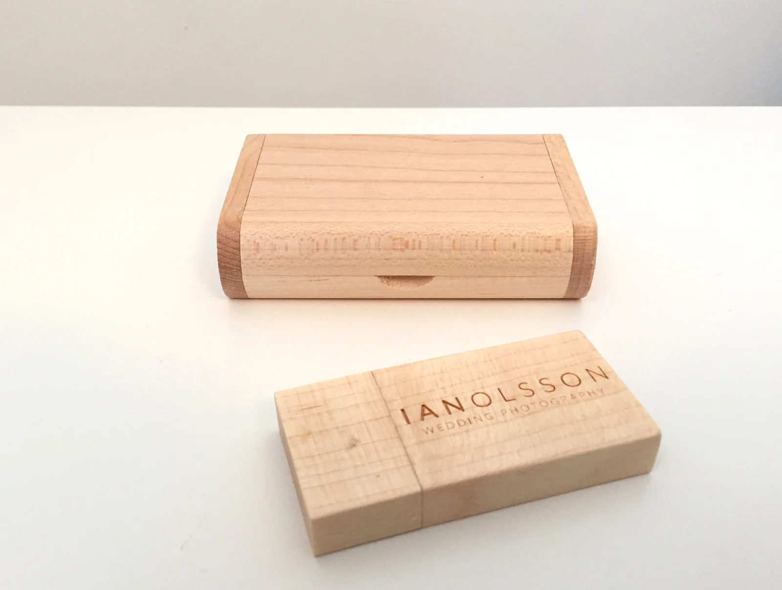 Wedding USB of high resolution photos in presentation wooden box